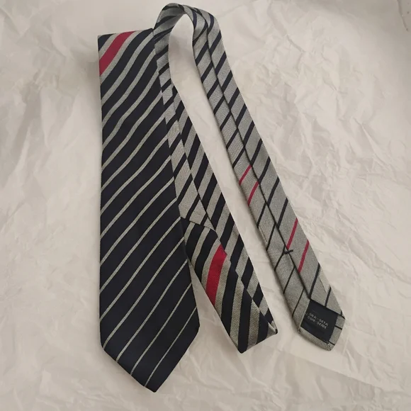 Recent Salvatore Ferragamo mens tie skinny striped